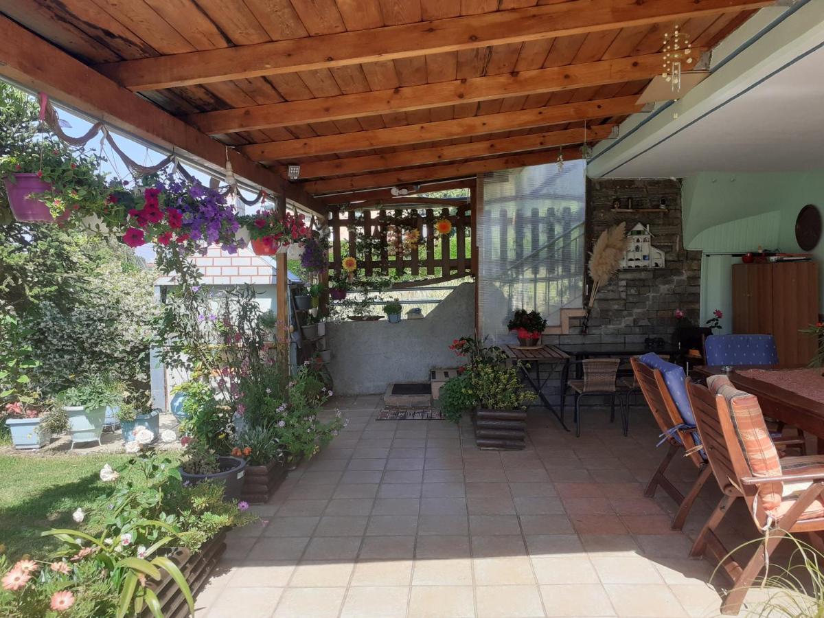 Top Floor On Villa, 3' From Center, By The Sea! Host Is Efi Kwsta Preveza Exterior foto