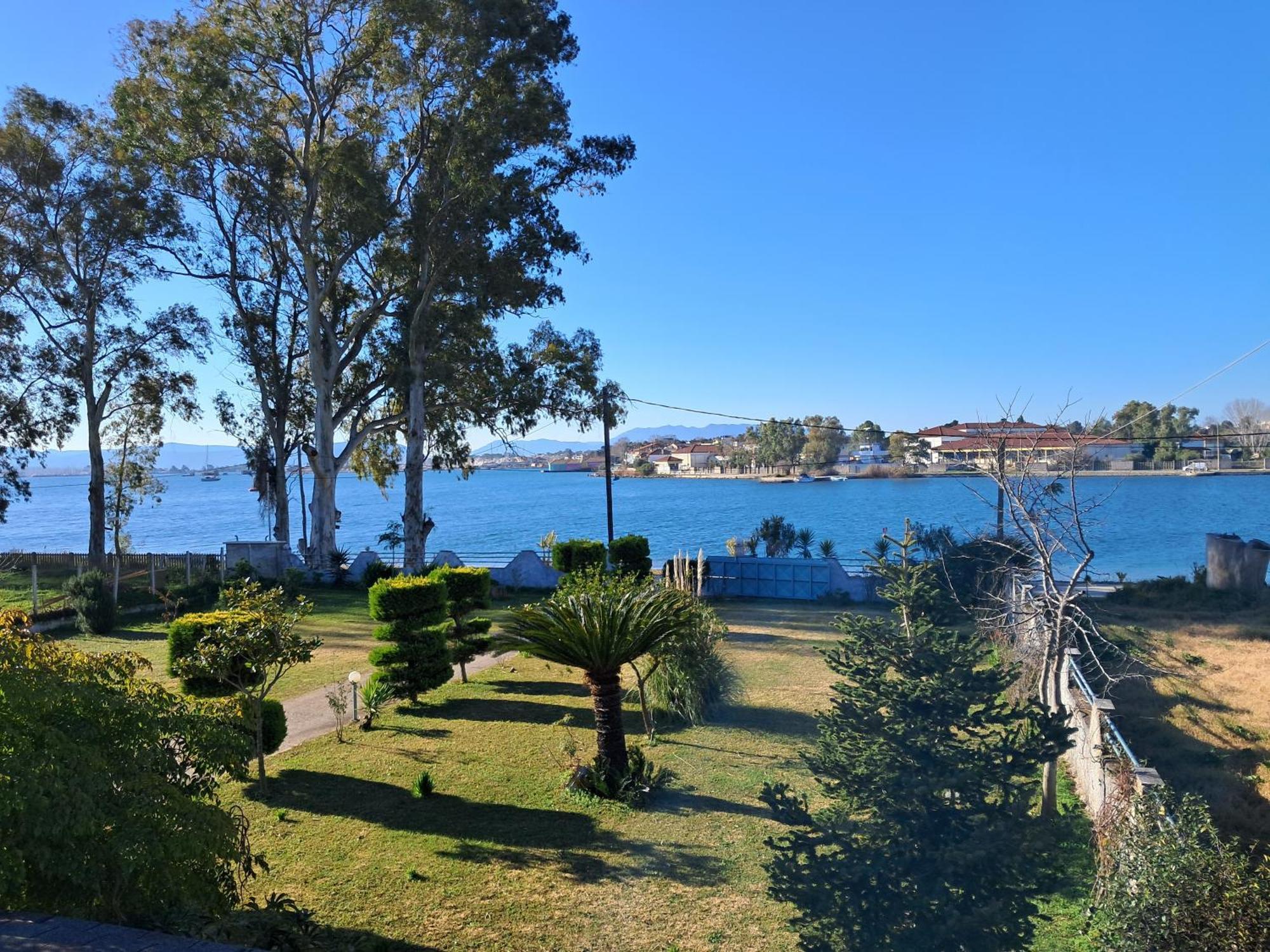 Top Floor On Villa, 3' From Center, By The Sea! Host Is Efi Kwsta Preveza Exterior foto